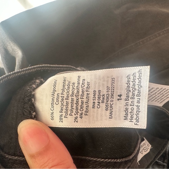 2 pairs of Sofia Vegara High-Waisted Jeans - Picture 9 of 15